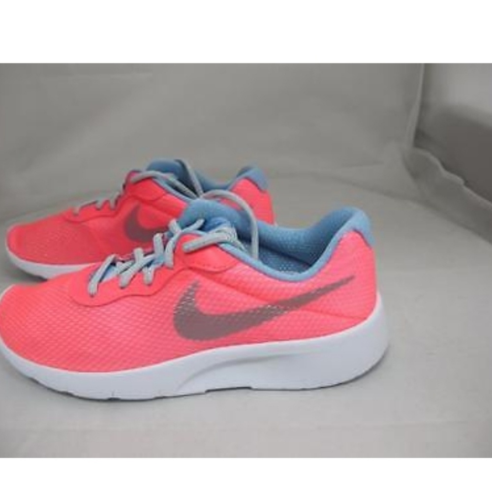 Nike Tanjun SE GS Size 7Y/8.5W